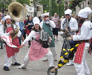 Festival music in Bridge Gate