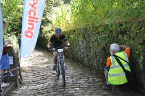 Cycling up the Buttress  - photo: HebWeb